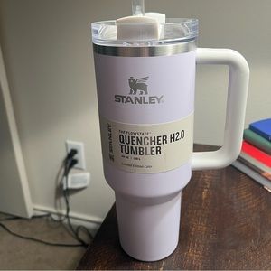 40 oz Stanley FlowState Quencher Wisteria
